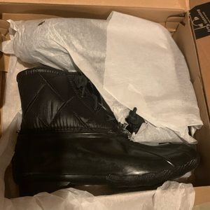 Women’s NIB Sperry Saltwater Quilted Boot Size 6